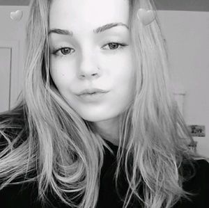 Meet your Posher, Elise